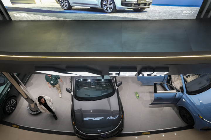 Chinese manufacturers and shippers are seeing an increase in orders for car-carrying vessels, thanks to the rising export of EVs.