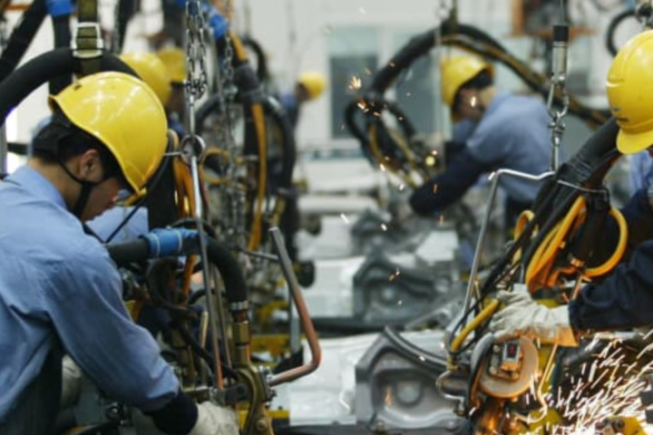 Legacy U.S. automakers such as Ford Motor and General Motors should consider abandoning the Chinese market to save capital.