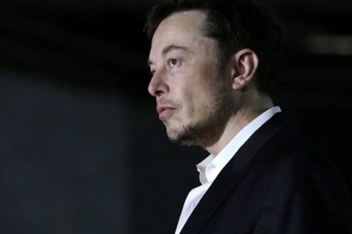 Tesla CEO, Elon Musk, has notified staff that the EV manufacturer is creating a stock-based compensation structure.