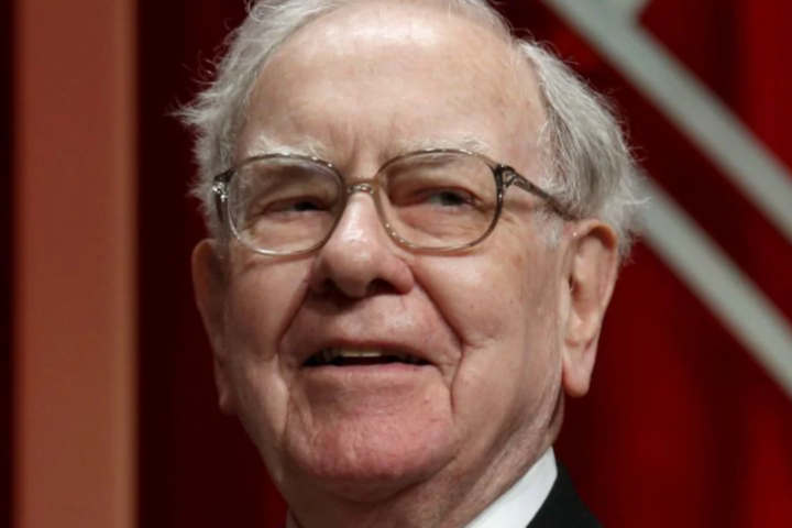 Warren Buffett emphasises the need of investing in a skill that will set young professionals apart.
