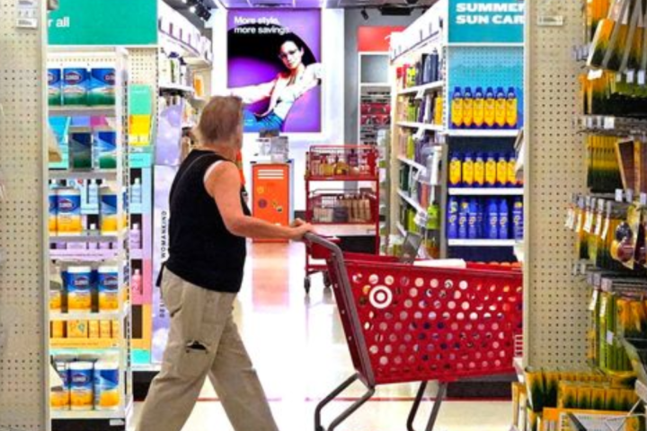 US retail sales rose less than predicted in May as lower gasoline prices weighed on receipts at service stations.